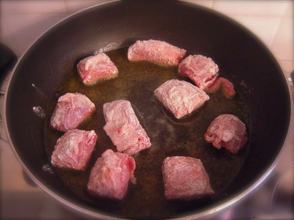 rosolare-carne