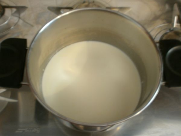 scaldare latte e panna