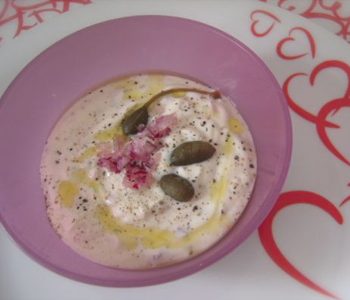 salsa allo yogurt con cipolle rosse
