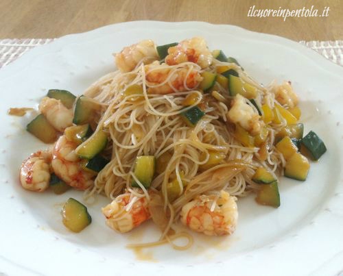 noodles con gamberi e verdure ricetta