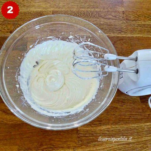 versare yogurt nella ciotola
