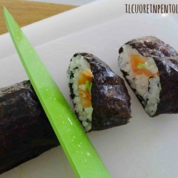 sushi_rolls_salmone_e_avocado