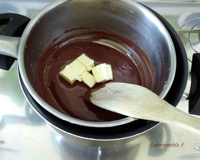 sciogliere cioccolato e burro