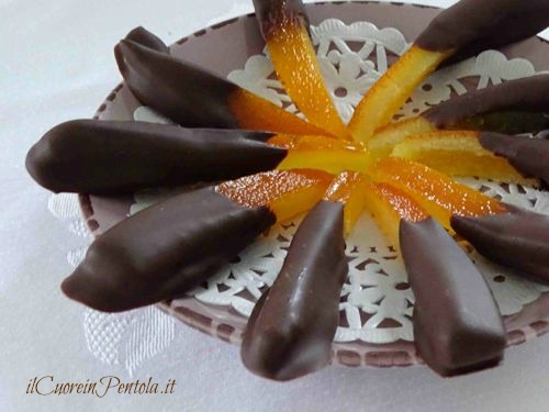 scorzette d'arancia candite con cioccolato