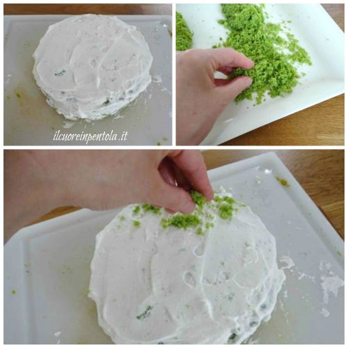 ricoprire la torta con briciole verdi