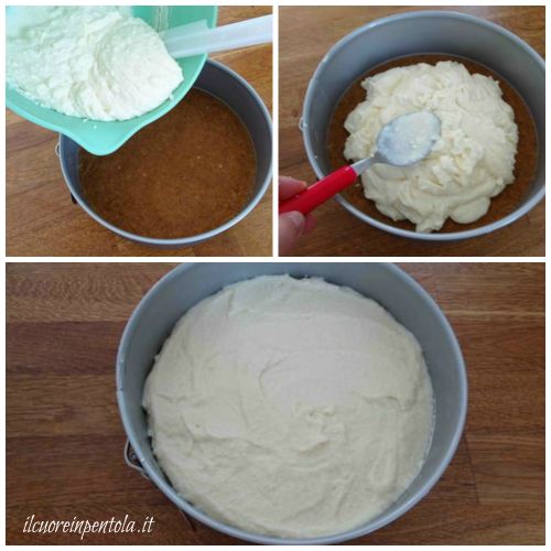 versare la crema di ricotta sulla base per cheesecake