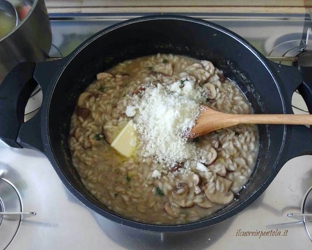 mantecare risotto