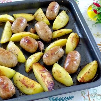 salsiccia e patate al forno