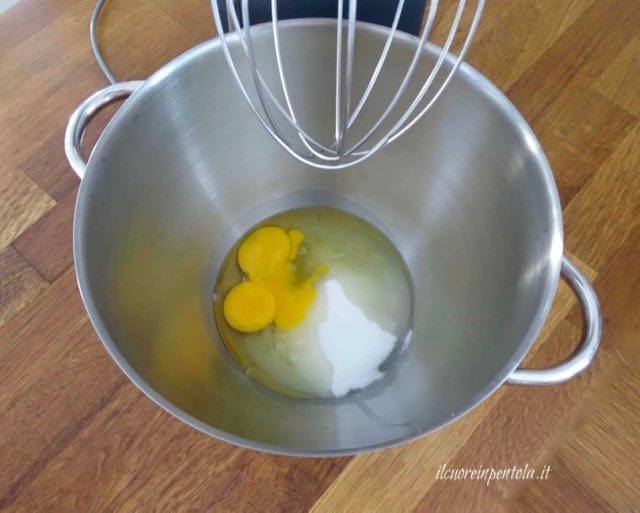 sbattere uova e zucchero