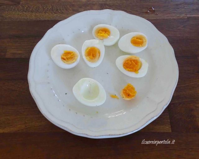 tagliare uova sode