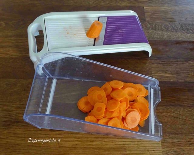 affettare carote